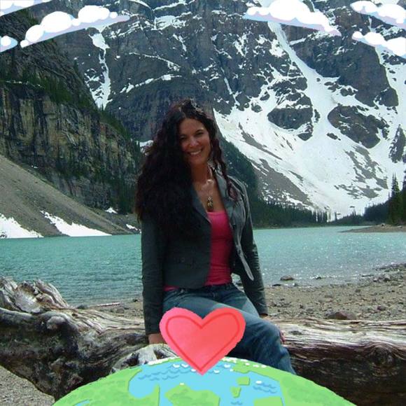 Meet your Posher, Carolane - Picture 1 of 2